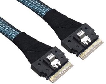 SFF-8654-8i (SlimSAS ×8) rovný -> SFF-8654-8i (SlimSAS ×8) rovný, 1m kabel pro řadu 95xx